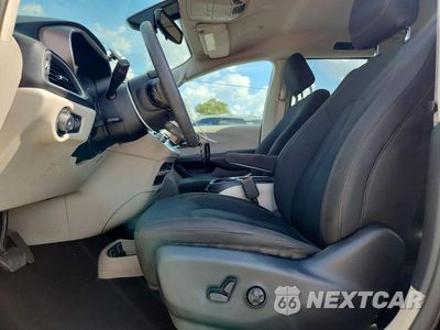 Zdjęcie 7 z 13 samochodu: 2018 CHRYSLER PACIFICA TOURING PLUS VIN:2C4RC1FG1JR100866 - miniatura