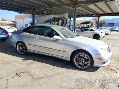 Czwarte zdjęcie samochodu z boku: 2005 MERCEDES-BENZ CLK 500 VIN:WDBTK75G05T041562 - miniatura