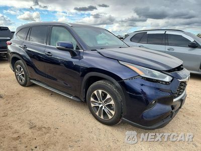 Czwarte zdjęcie samochodu z boku: 2021 TOYOTA HIGHLANDER XLE VIN:5TDGZRAHXMS519105 - miniatura