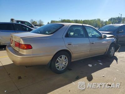 Trzecie zdjęcie samochodu z tyłu: 2000 TOYOTA CAMRY LE VIN:JT2BG22KXY0525294 - miniatura