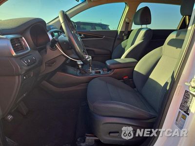 Zdjęcie 7 z 14 samochodu: 2020 KIA SORENTO LX VIN:5XYPG4A39LG649921 - miniatura