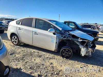 Czwarte zdjęcie samochodu z boku: 2015 TOYOTA PRIUS TWO VIN:JTDKN3DU5F0474799 - miniatura