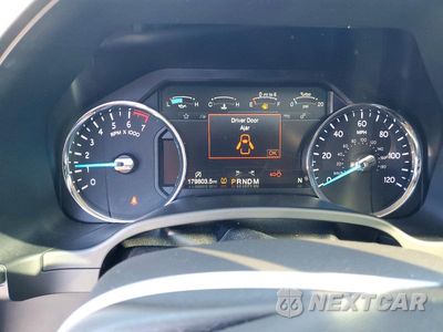 Zdjęcie 9 z 12 samochodu: 2018 FORD EXPEDITION XLT VIN:1FMJU1HT2JEA39024 - miniatura