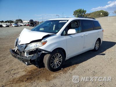 2014 TOYOTA SIENNA XLE 8-PASSENGER 5TDYK3DC1ES474174 - główne zdjęcie licytacji z USA - miniatura