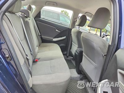 Zdjęcie 10 z 12 samochodu: 2014 TOYOTA PRIUS THREE VIN:JTDKN3DU1E0365853 - miniatura