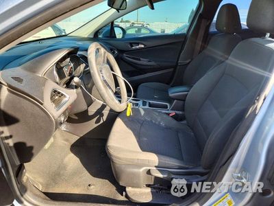 Zdjęcie 7 z 12 samochodu: 2017 CHEVROLET CRUZE LS VIN:1G1BC5SM6H7167374 - miniatura