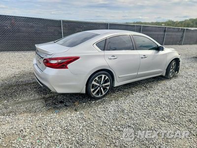 Trzecie zdjęcie samochodu z tyłu: 2017 NISSAN ALTIMA 2.5 SR VIN:1N4AL3AP4HC132185 - miniatura