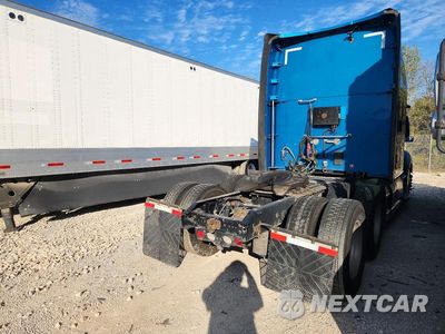 Trzecie zdjęcie samochodu z tyłu: 2019 KENWORTH T680 SEMI TRUCK VIN:1XKYD49X6KJ291930 - miniatura