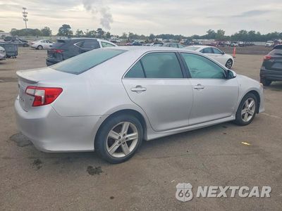Trzecie zdjęcie samochodu z tyłu: 2014 TOYOTA CAMRY SE VIN:4T1BF1FKXEU415019 - miniatura