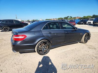 Trzecie zdjęcie samochodu z tyłu: 2010 MERCEDES-BENZ E 63 AMG VIN:WDDHF7HB7AA121576 - miniatura
