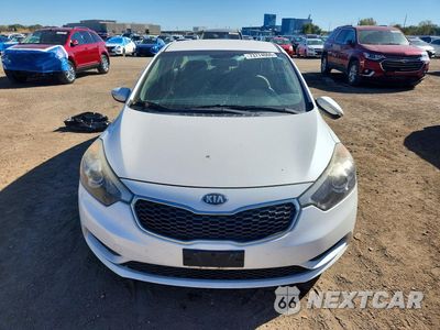 Piąte zdjęcie samochodu w środku: 2016 KIA FORTE LX VIN:KNAFX4A66G5504529 - miniatura