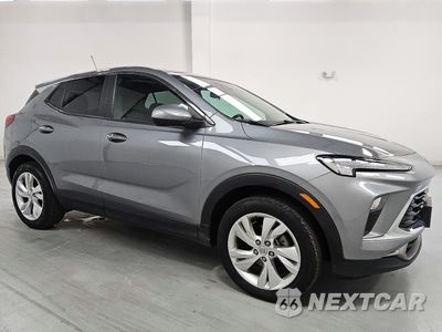 Czwarte zdjęcie samochodu z boku: 2024 BUICK ENCORE GX PREFERRED VIN:KL4AMBS2XRB068269 - miniatura