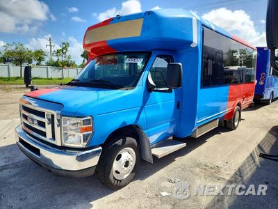 Drugie zdjęcie samochodu z przodu: 2019 FORD ECONOLINE E450 SUPER DUTY CUTAWAY VAN VIN:1FDEE4F61KDC56102 - miniatura