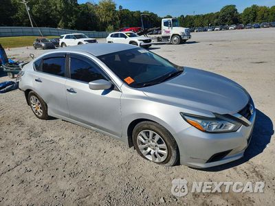 Czwarte zdjęcie samochodu z boku: 2017 NISSAN ALTIMA 2.5 S VIN:1N4AL3AP4HC250270 - miniatura