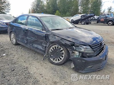 Czwarte zdjęcie samochodu z boku: 2015 VOLKSWAGEN JETTA SE VIN:3VWD17AJ2FM318509 - miniatura