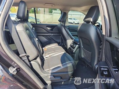 Zdjęcie 11 z 14 samochodu: 2022 LINCOLN AVIATOR VIN:5LM5J0XC5NGL09439 - miniatura