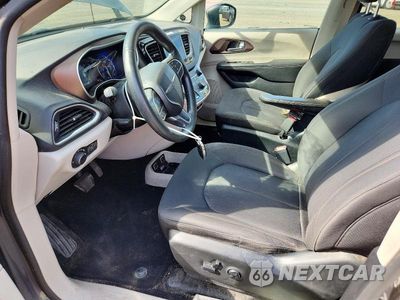 Zdjęcie 7 z 13 samochodu: 2017 CHRYSLER PACIFICA TOURING VIN:2C4RC1DG1HR508250 - miniatura