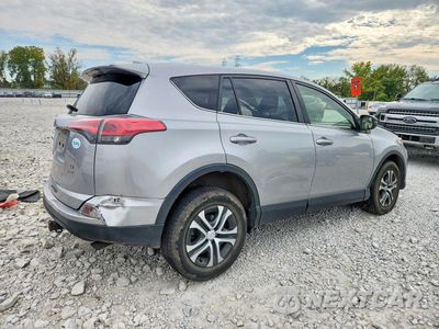 Trzecie zdjęcie samochodu z tyłu: 2018 TOYOTA RAV4 LE VIN:JTMBFREVXJJ232844 - miniatura