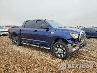 Czwarte zdjęcie samochodu z boku: 2013 TOYOTA TUNDRA CREWMAX SR5 VIN:5TFEY5F16DX142331 - miniatura