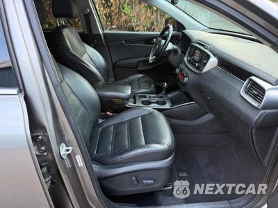 Piąte zdjęcie samochodu w środku: 2016 KIA SORENTO EX VIN:5XYPHDA53GG004895 - miniatura