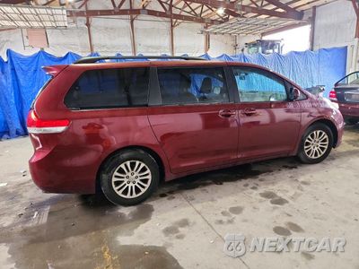 Trzecie zdjęcie samochodu z tyłu: 2012 TOYOTA SIENNA XLE 8-PASSENGER VIN:5TDYK3DC8CS213301 - miniatura