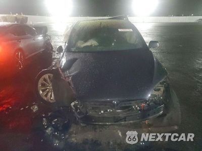Piąte zdjęcie samochodu w środku: 2018 TESLA MODEL X VIN:5YJXCAE20JF132457 - miniatura