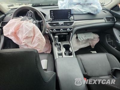 Zdjęcie 8 z 12 samochodu: 2018 HONDA ACCORD LX VIN:1HGCV1F17JA067504 - miniatura