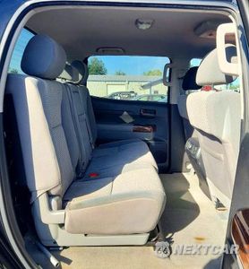 Zdjęcie 10 z 12 samochodu: 2011 TOYOTA TUNDRA CREWMAX SR5 VIN:5TFEY5F19BX101351 - miniatura