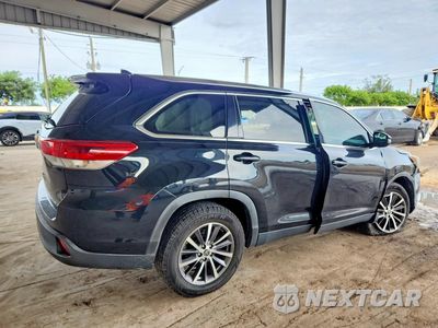 Trzecie zdjęcie samochodu z tyłu: 2019 TOYOTA HIGHLANDER XLE VIN:5TDKZRFH1KS334974 - miniatura