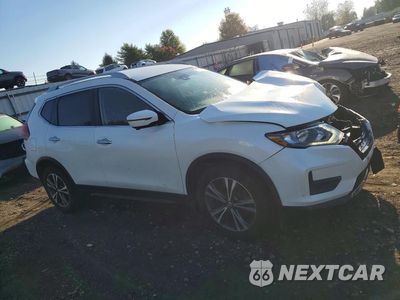 Czwarte zdjęcie samochodu z boku: 2019 NISSAN ROGUE SV VIN:5N1AT2MV2KC830988 - miniatura