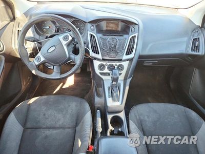 Zdjęcie 8 z 12 samochodu: 2014 FORD FOCUS SE VIN:1FADP3F25EL261062 - miniatura