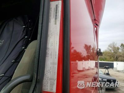 Zdjęcie 13 z 14 samochodu: 2007 VOLVO VNL SEMI TRUCK VIN:4V4NC9GHX7N469160 - miniatura