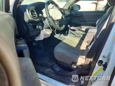 Zdjęcie 8 z 12 samochodu: 2018 TOYOTA TACOMA SR VIN:5TFRX5GN2JX119761 - miniatura