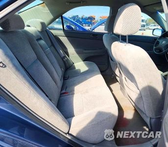 Zdjęcie 10 z 12 samochodu: 2004 TOYOTA CAMRY LE VIN:4T1BE32K34U927692 - miniatura