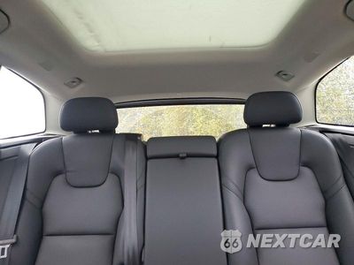 Zdjęcie 10 z 13 samochodu: 2025 VOLVO XC60 PLUS VIN:YV4H60RC2S1045224 - miniatura
