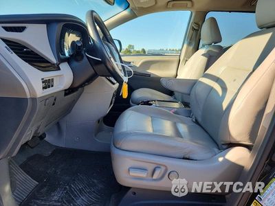 Zdjęcie 7 z 13 samochodu: 2016 TOYOTA SIENNA XLE 8-PASSENGER VIN:5TDYK3DC6GS758323 - miniatura
