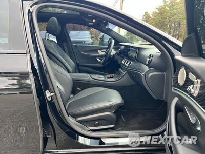 Piąte zdjęcie samochodu w środku: 2022 MERCEDES-BENZ E 350 VIN:W1KZF8DB4NB074393 - miniatura
