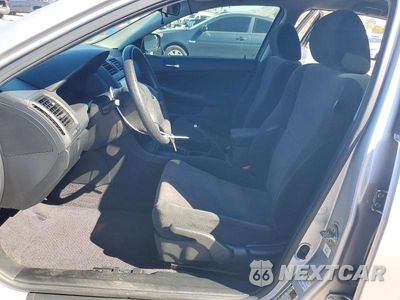 Zdjęcie 7 z 13 samochodu: 2005 HONDA ACCORD LX VIN:1HGCM56415A017112 - miniatura