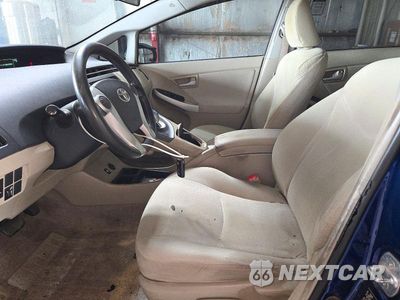 Zdjęcie 7 z 12 samochodu: 2010 TOYOTA PRIUS II VIN:JTDKN3DU0A5099609 - miniatura