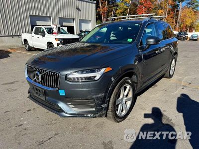 2021 VOLVO XC90 T6 MOMENTUM YV4A22PKXM1714958 - główne zdjęcie licytacji z USA - miniatura