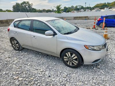 Czwarte zdjęcie samochodu z boku: 2013 KIA FORTE5 EX VIN:KNAFU5A22D5686513 - miniatura