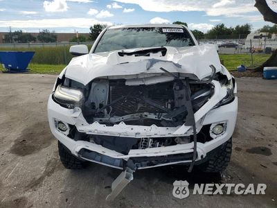 Piąte zdjęcie samochodu w środku: 2017 TOYOTA TACOMA TRD SPORT VIN:5TFDZ5BN5HX023970 - miniatura