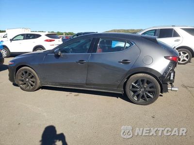 Drugie zdjęcie samochodu z przodu: 2026 MAZDA 3 PREMIUM VIN:JM1BPAML0T1857173 - miniatura