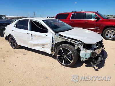 Czwarte zdjęcie samochodu z boku: 2020 TOYOTA CAMRY XSE VIN:4T1K61AK5LU510236 - miniatura