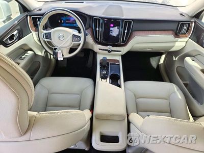 Zdjęcie 8 z 13 samochodu: 2022 VOLVO XC60 B5 MOMENTUM VIN:YV4L12DK0N1950150 - miniatura