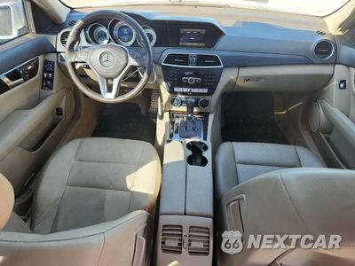Zdjęcie 8 z 12 samochodu: 2014 MERCEDES-BENZ C 250 VIN:WDDGF4HB7EA941737 - miniatura