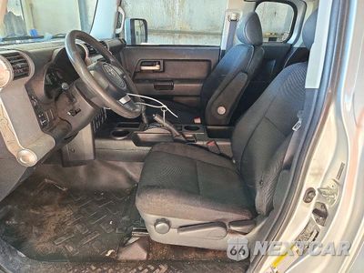 Zdjęcie 7 z 12 samochodu: 2007 TOYOTA FJ CRUISER VIN:JTEBU11F770017307 - miniatura