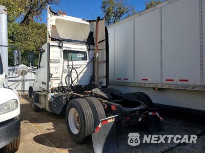 Drugie zdjęcie samochodu z przodu: 2017 VOLVO VNL SEMI TRUCK VIN:4V4N39TG1HN987995 - miniatura