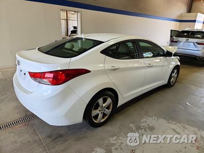 Trzecie zdjęcie samochodu z tyłu: 2013 HYUNDAI ELANTRA GLS VIN:5NPDH4AE2DH223127 - miniatura