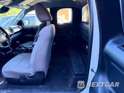 Zdjęcie 6 z 12 samochodu: 2019 TOYOTA TACOMA SR VIN:5TFRX5GN1KX163901 - miniatura